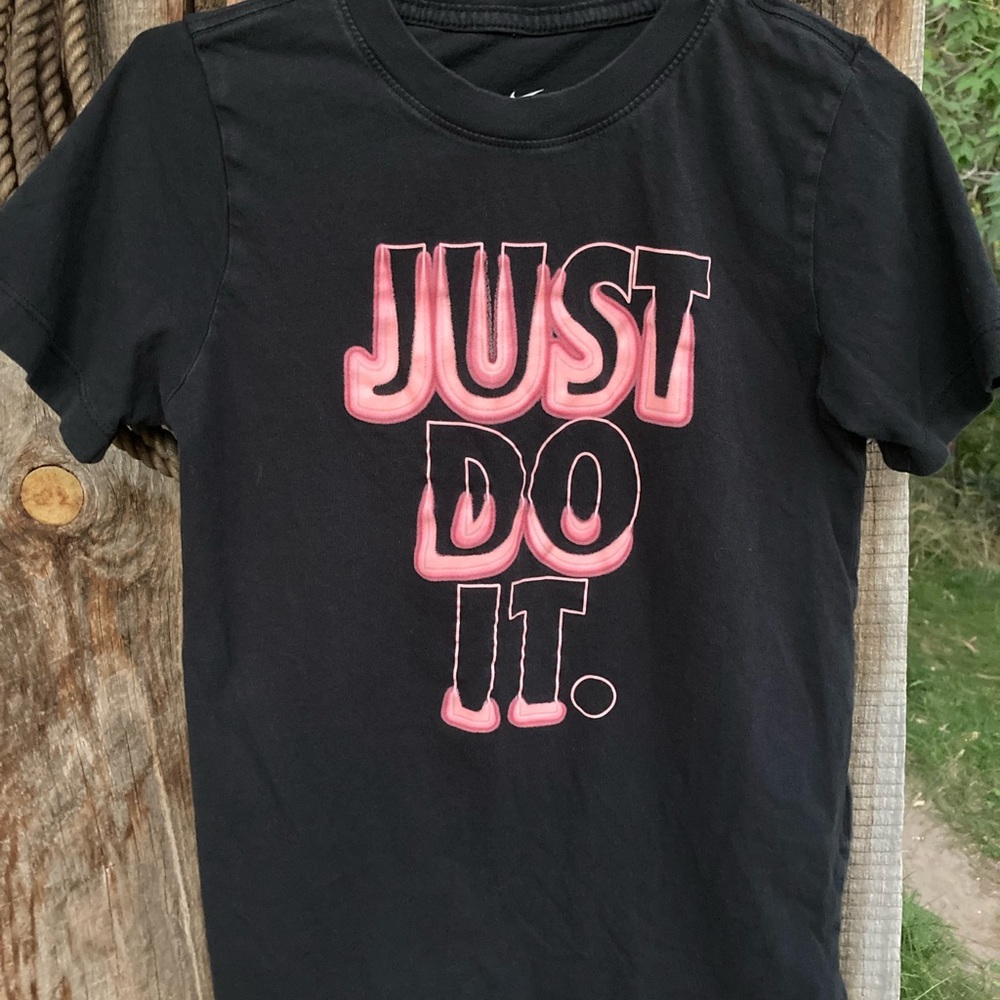 Girls Nike Just Do It.  Nice colors.  Size M.